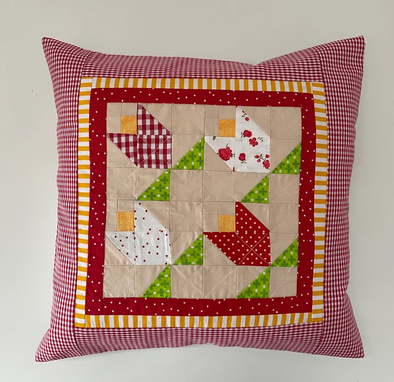 Patchwork Kissenhülle, Landhausstil Kissenbezug, beige/grün/rot 40x40cm