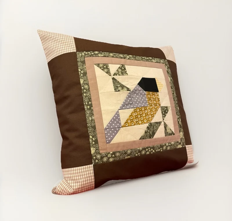 Patchwork Kissenhülle, Landhausstil Kissenbezug, * Vogel *braun/gelb/grau 40x40cm