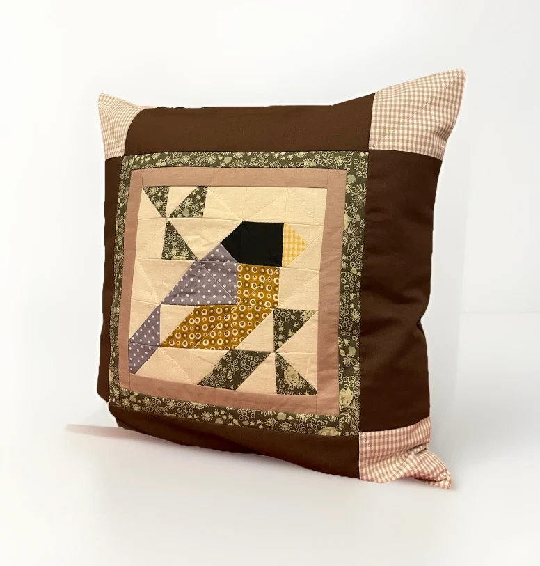 Patchwork Kissenhülle, Landhausstil Kissenbezug, * Vogel *braun/gelb/grau 40x40cm