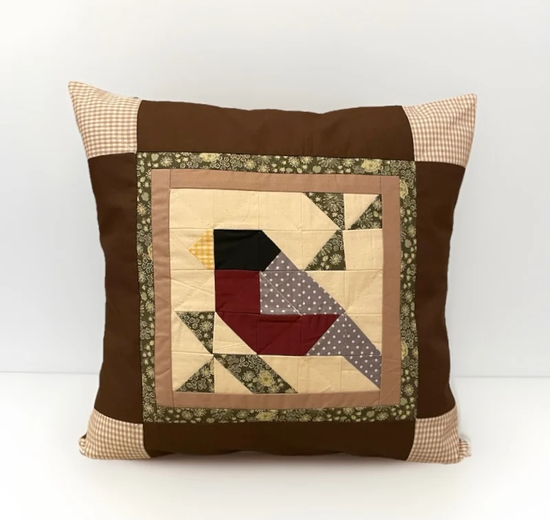 Patchwork Kissenhülle, Landhausstil Kissenbezug, * Vogel *braun/rot/grau 40x40cm