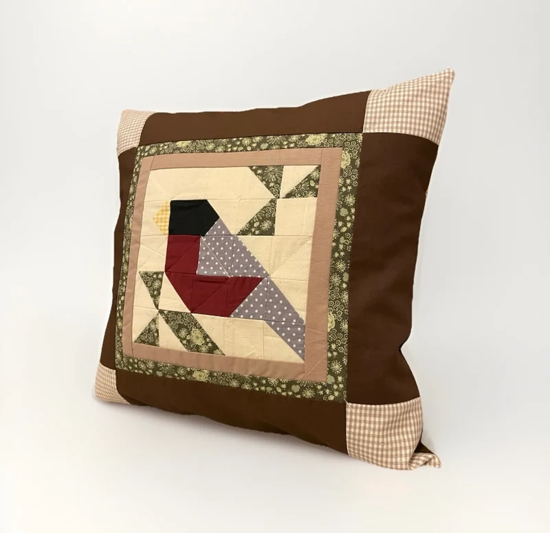 Patchwork Kissenhülle, Landhausstil Kissenbezug, * Vogel *braun/rot/grau 40x40cm