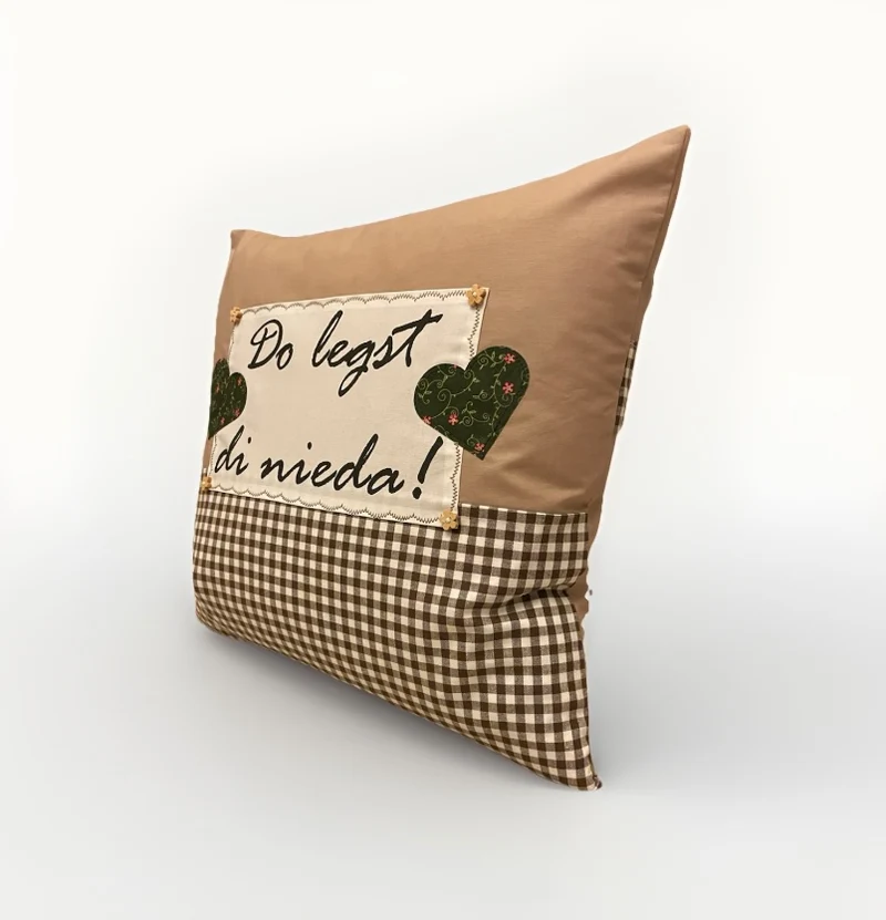 Landhausstil Kissenhülle, Kissenbezug, Dekokissen „Do legst di nieder „ braun/beige