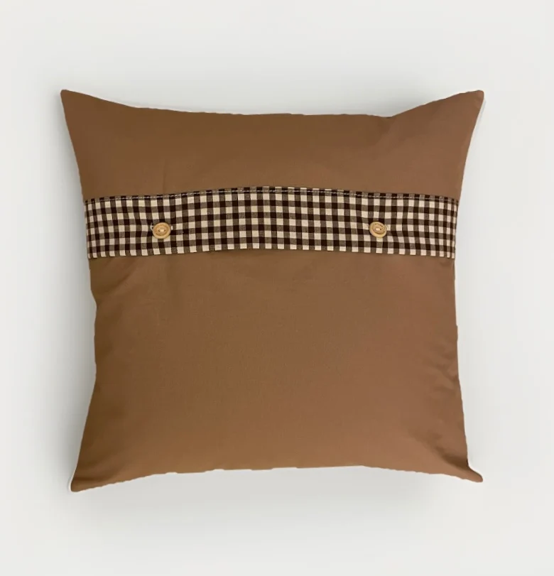 Landhausstil Kissenhülle, Kissenbezug, Dekokissen „Do legst di nieder „ braun/beige