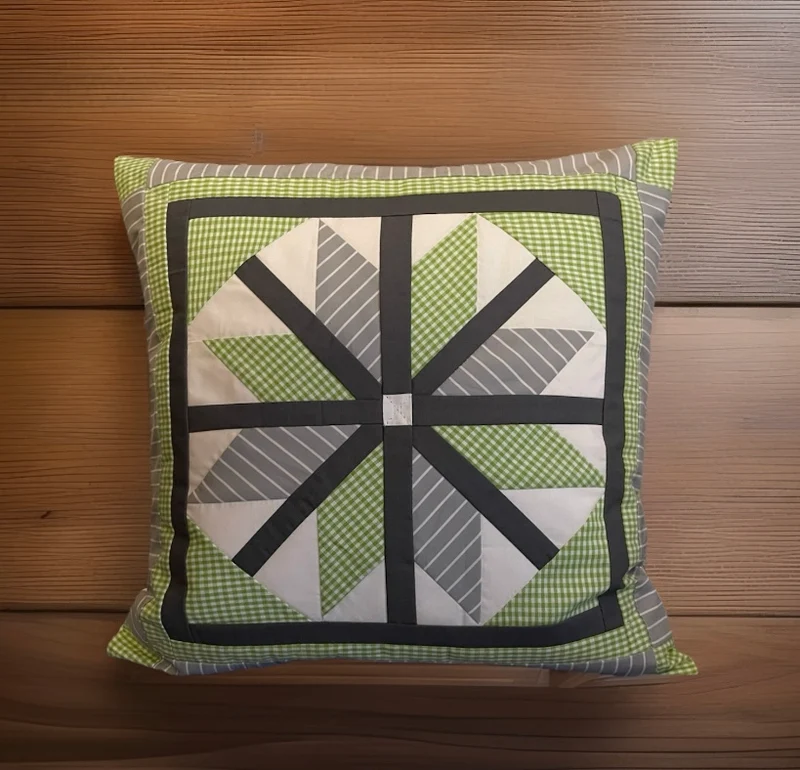 Patchwork Kissenhülle, Landhausstil Kissenbezug, grau/weiß/grün 40x40cm