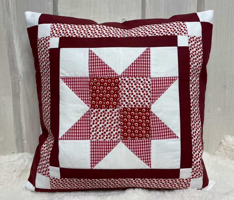 Patchwork Kissenhülle, Landhausstil Kissenbezug, rot/weiß 40x40cm.