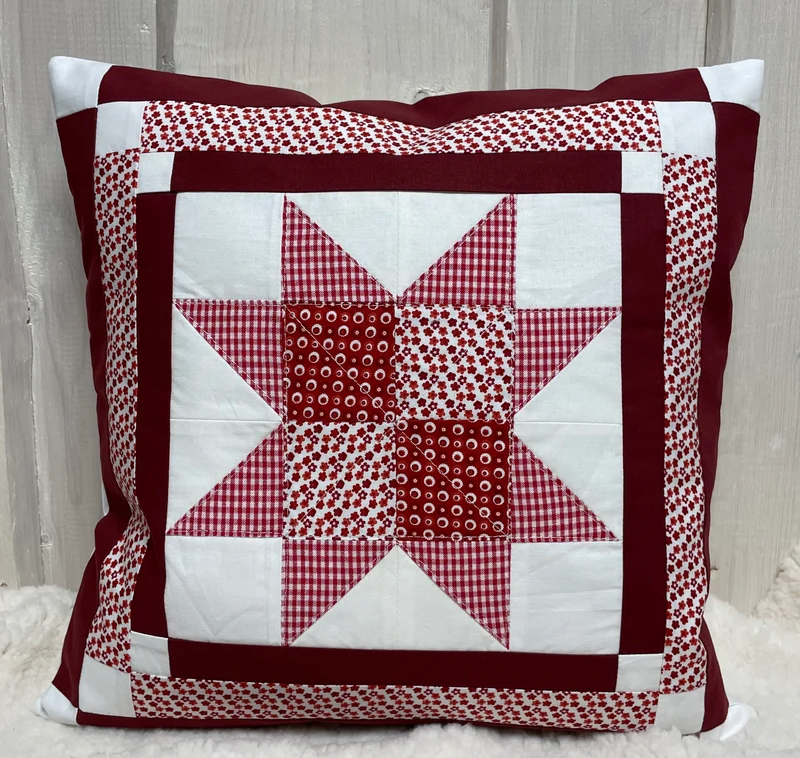 Patchwork Kissenhülle, Landhausstil Kissenbezug, rot/weiß 40x40cm.