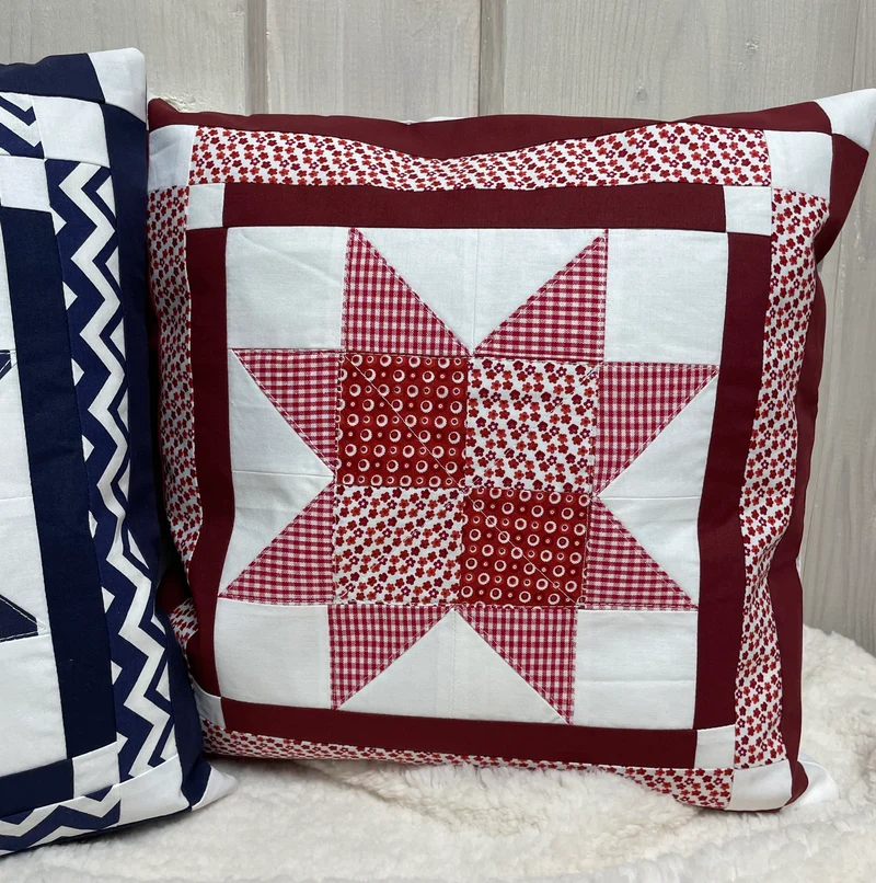 Patchwork Kissenhülle, Landhausstil Kissenbezug, rot/weiß 40x40cm.