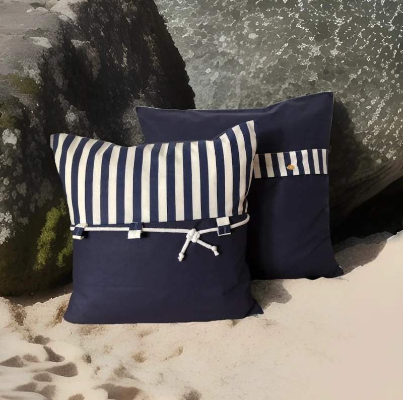 Maritime Kissenhülle, Landhausstil Dekokissen Seemannsknoten blau/weiß gestreift