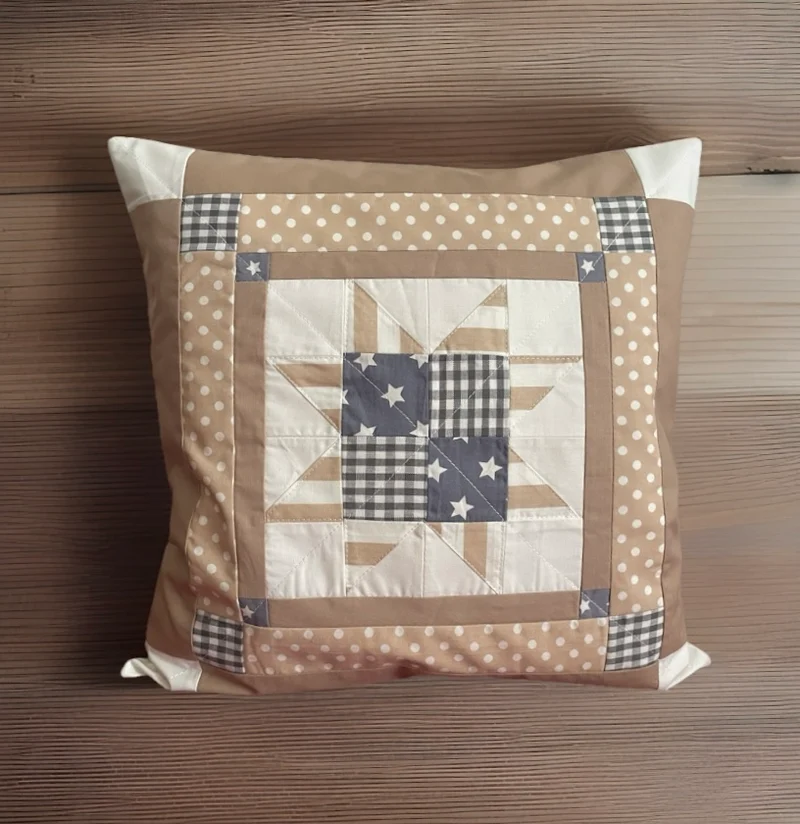 Patchwork Kissenhülle, Landhausstil Kissenbezug, beige/weiß/grau 40x40cm