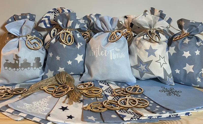 Adventskalender,Landhausstil Adventskalender zum Befüllen, 24 Säckchen zum Advent , Adventskalender Zahlen aus Holz, blau /weiß