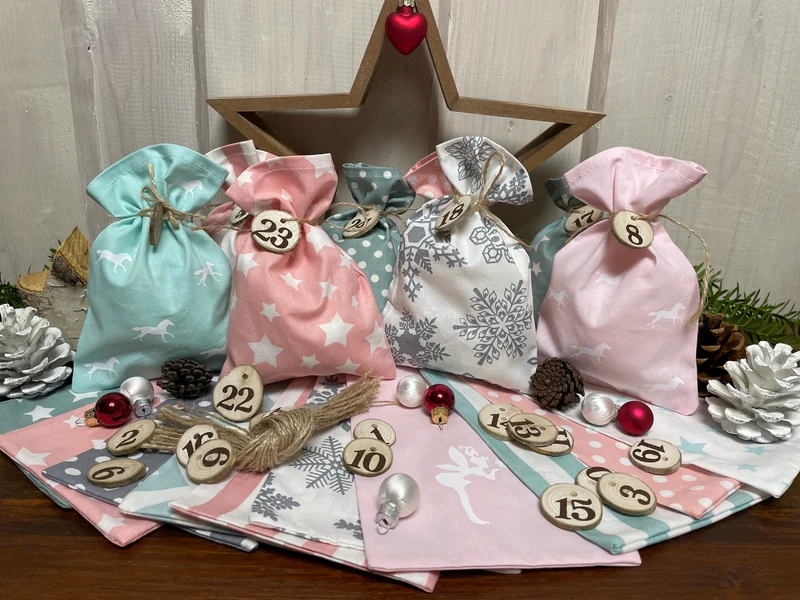 Adventskalender,Landhausstil Adventskalender zum Befüllen, 24 Säckchen zum Advent , Adventskalender Zahlen aus Holz, rosa/mint/grau