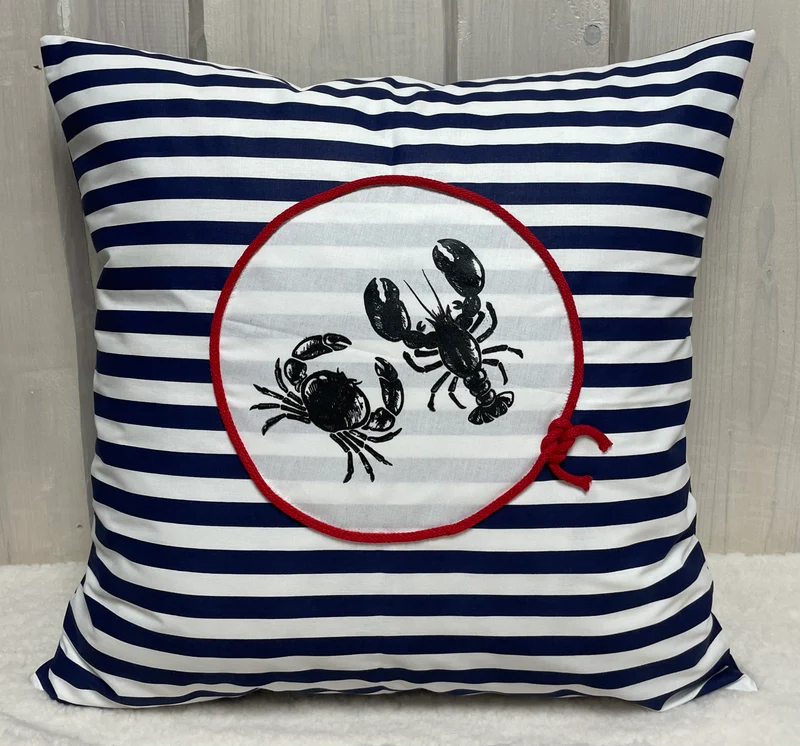 Maritime Kissenhülle, Landhausstil Dekokissen * Krebse * blau/weiß gestreift