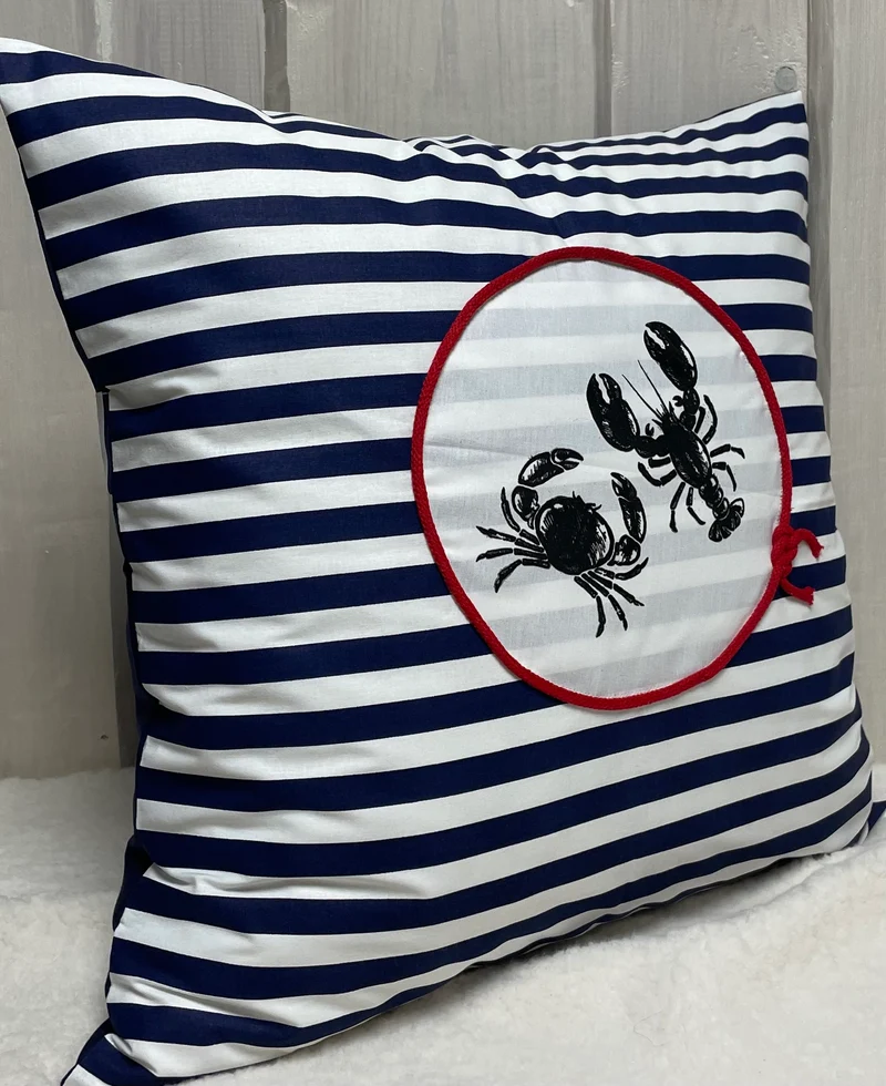 Maritime Kissenhülle, Landhausstil Dekokissen * Krebse * blau/weiß gestreift