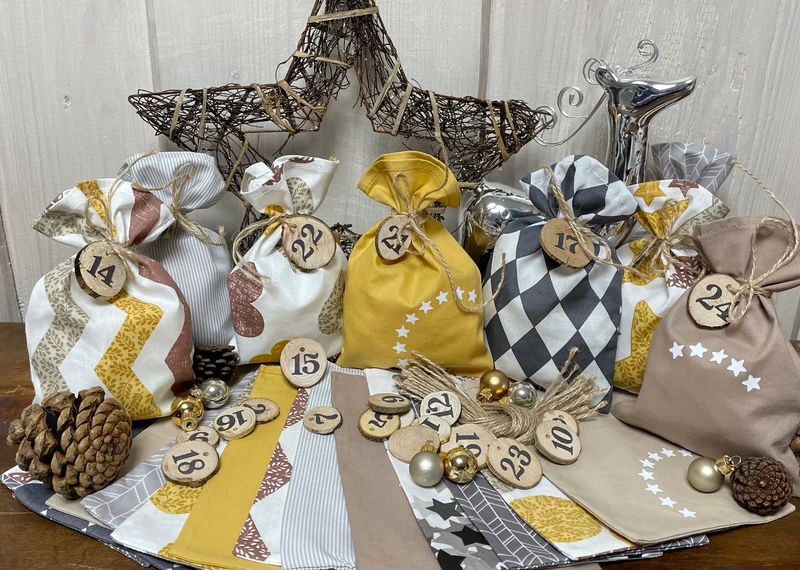 Adventskalender,Landhausstil Adventskalender zum befüllen, 24 Säckchen zum Advent, Adventskalender Zahlen aus Holz, beige/gelb