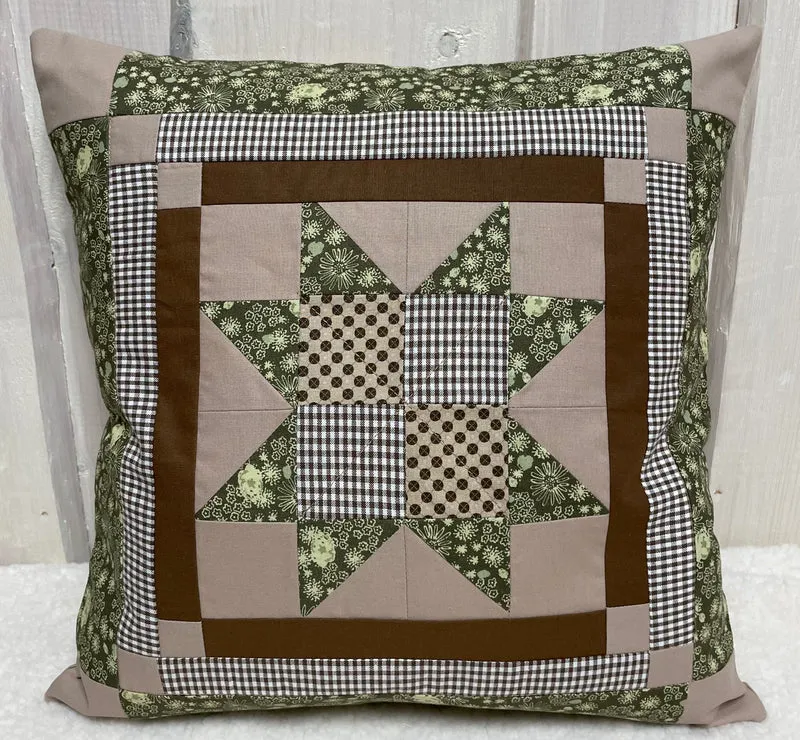 Patchwork Kissenhülle, Landhausstil Kissenbezug, braun / beige /grün 40x40cm.