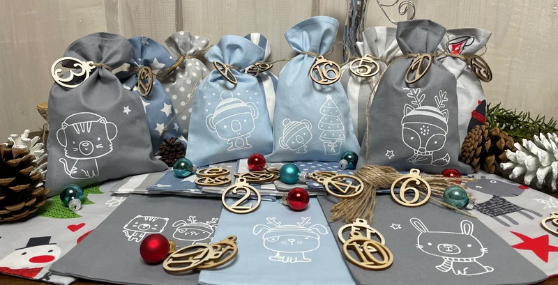 Adventskalender,Landhausstil Adventskalender zum Befüllen, 24 Säckchen zum Advent , Adventskalender Zahlen aus Holz, hellblau/grau
