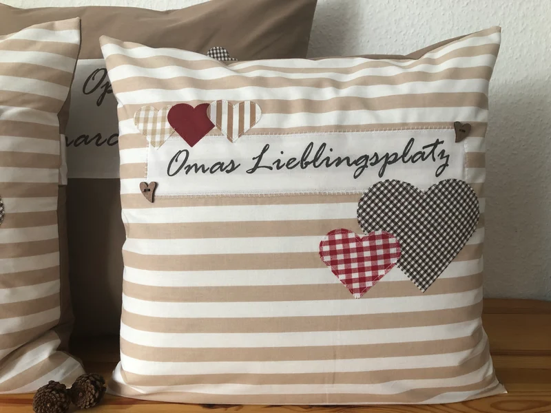 Landhausstil Kissenhülle * Kissenbezug * Dekokissen beige/weiß * Omas Lieblingsplatz *beige/weiß