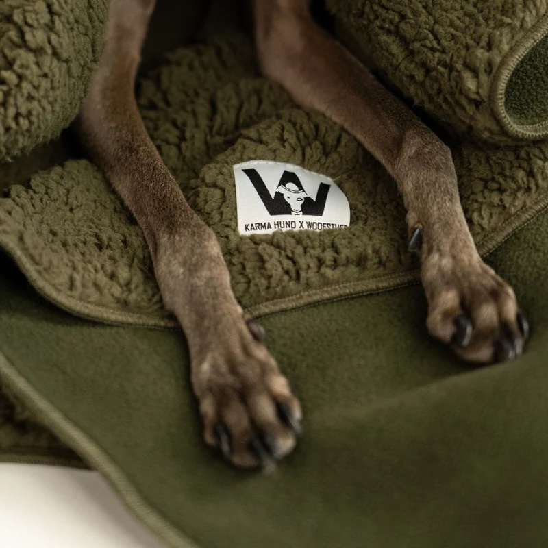 Hundedecke Double Olive Karma Hund x Woofstuff