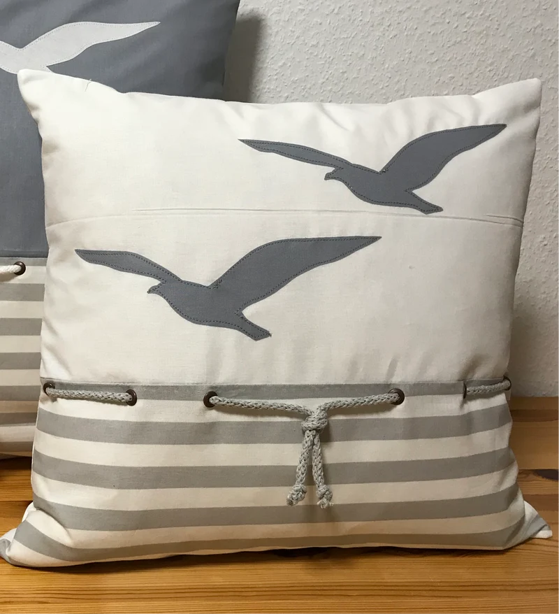 Maritime Kissenhülle, Kissenbezug, Landhausstil Kissen * Möwen * weiß/grau