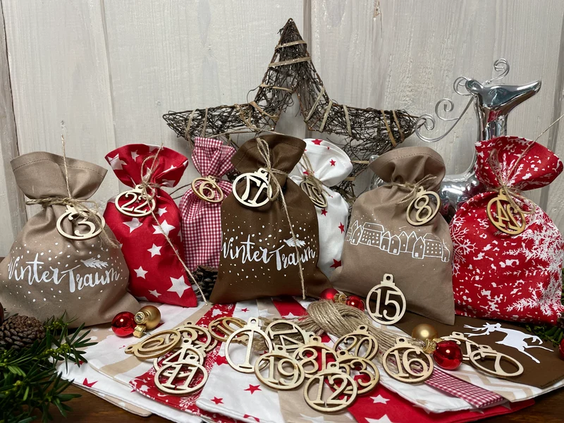 Adventskalender,Landhausstil Adventskalender zum Befüllen, 24 Säckchen zum Advent , Adventskalender Zahlen aus Holz, rot/braun