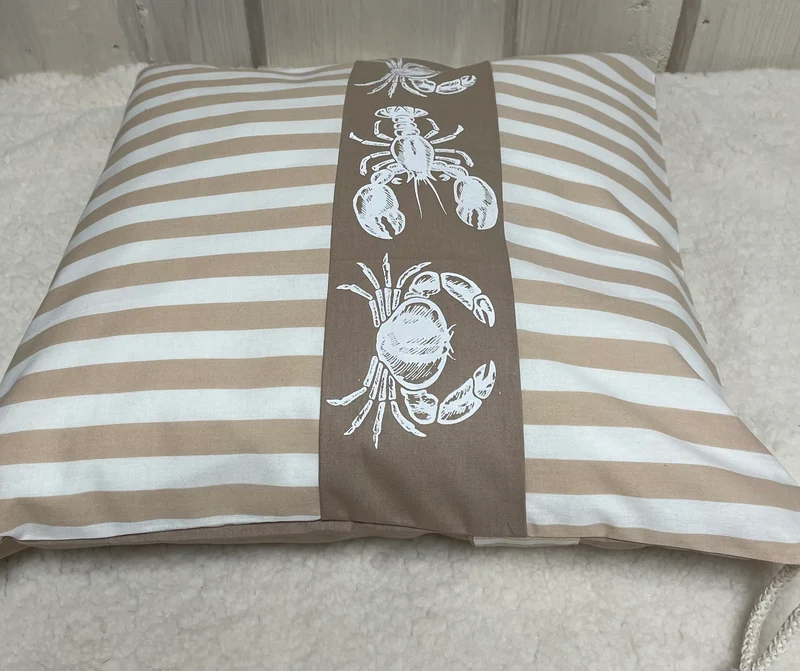Maritime Kissenhülle, Landhausstil Dekokissen * Krebse * beige/weiß