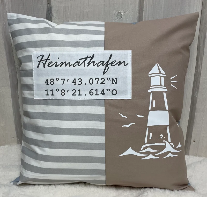 Maritimer Kissenbezug personalisiert mit den Koordinaten von deinem Zuhause * Heimathafen * grau/weiß/beige