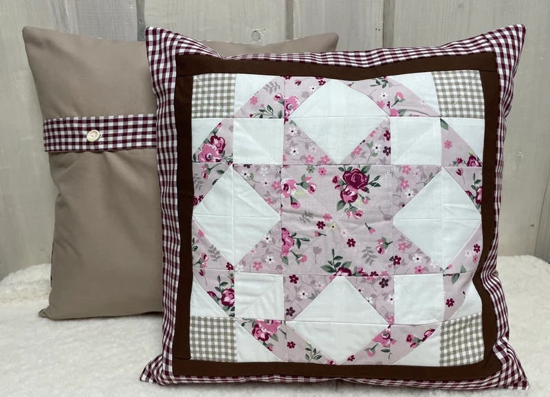 Patchwork Kissenhülle, Landhausstil Kissenbezug, beige/altrosa/rot 40x40cm.