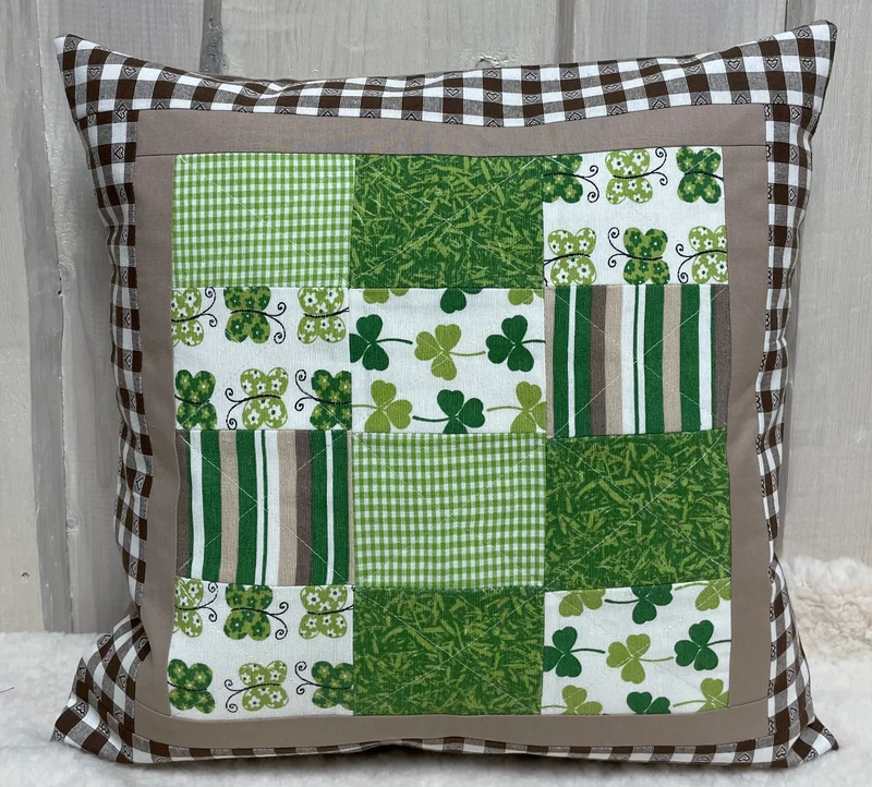 Patchwork Kissenhülle, Landhausstil Kissenbezug, braun/grün 40x40cm.