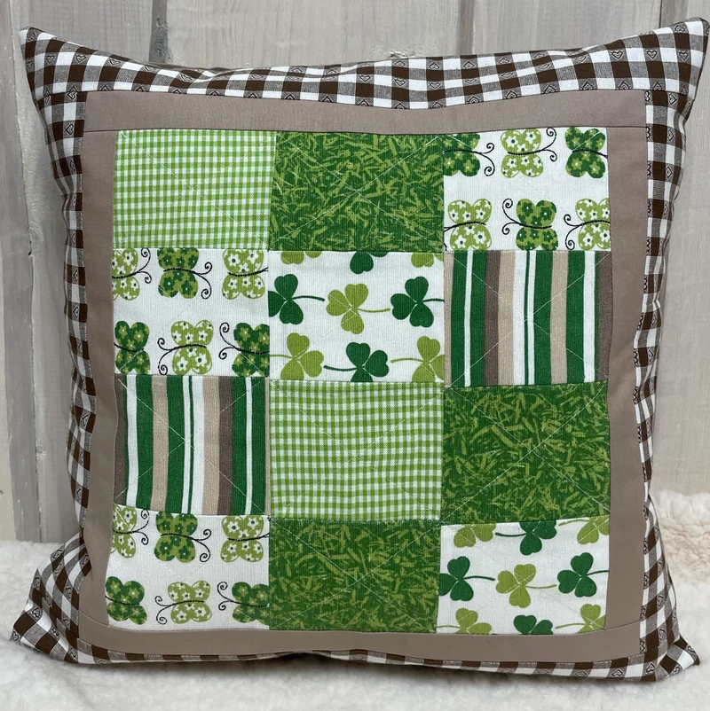 Patchwork Kissenhülle, Landhausstil Kissenbezug, braun/grün 40x40cm.