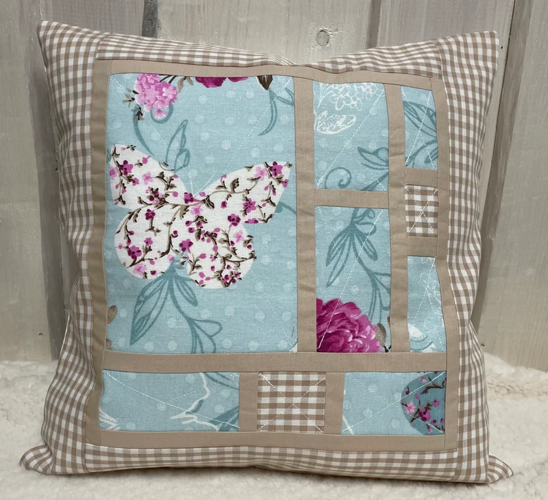 Patchwork Kissenhülle, Landhausstil Kissenbezug, blau / beige 40x40cm.