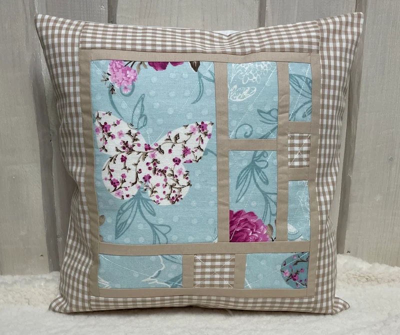 Patchwork Kissenhülle, Landhausstil Kissenbezug, blau / beige 40x40cm.