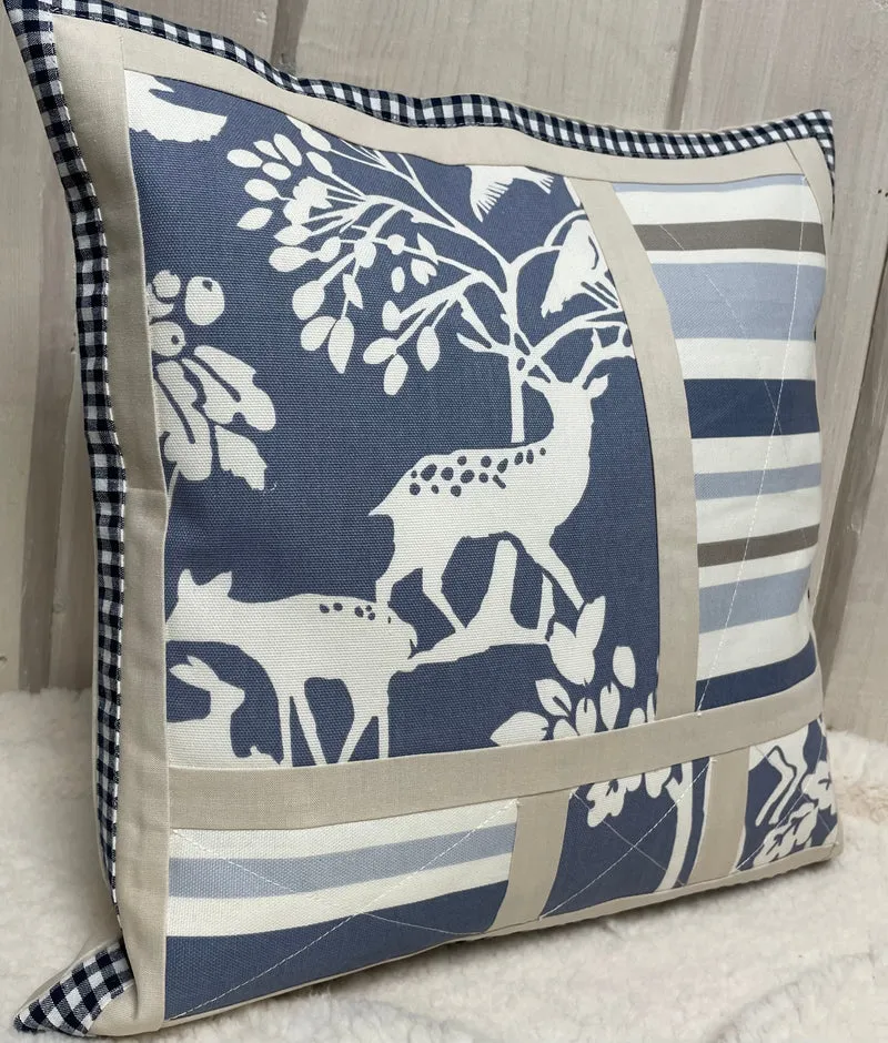 Patchwork Kissenhülle, Landhausstil Kissenbezug, blau / creme 40x40cm.