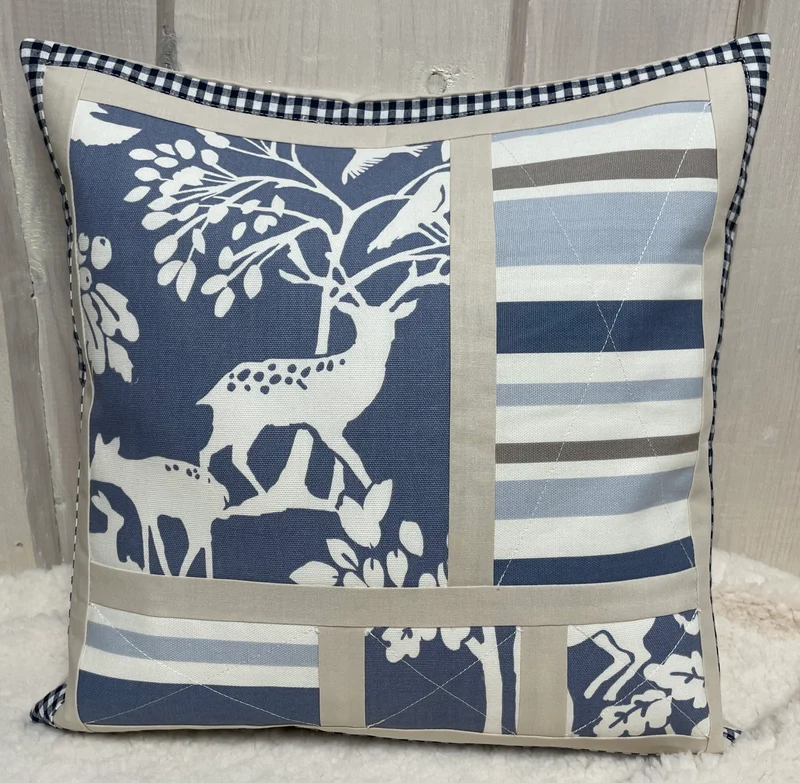 Patchwork Kissenhülle, Landhausstil Kissenbezug, blau / creme 40x40cm.