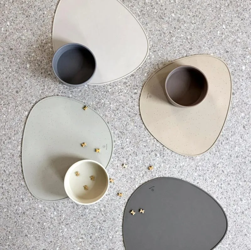 Napfunterlage Loua Granule Grau