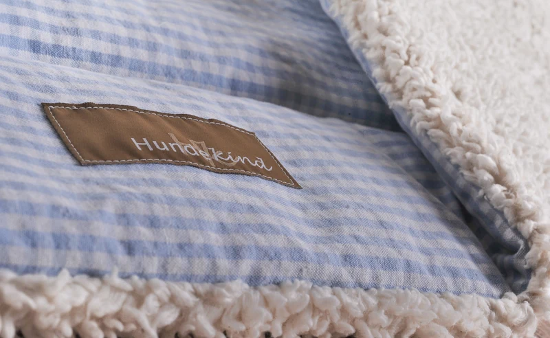 Kuscheldecke „Canicula“ verschiedene Farben