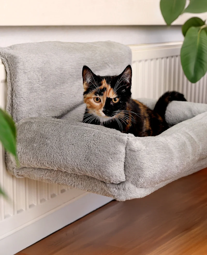 Katzenheizungsliege aus Plüsch