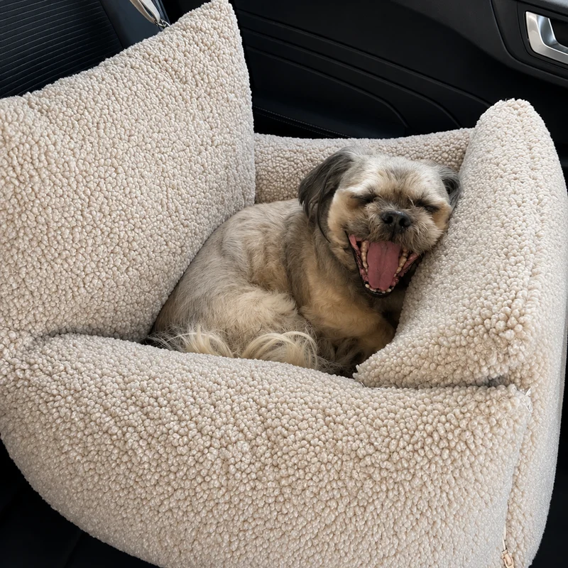 Samtpfote 2-in-1 Hunde Transportbox/-tasche für Autositz Teddy - 45x50x45cm