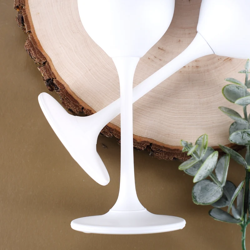 Personalisiertes Geschenkset zur goldenen Hochzeit mit Chardonnay & gravierten Sektgläsern