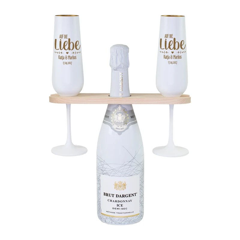 Geschenkset zur Hochzeit mit Chardonnay & Sektgläsern personalisiert mit Gravur 'Auf die Liebe'