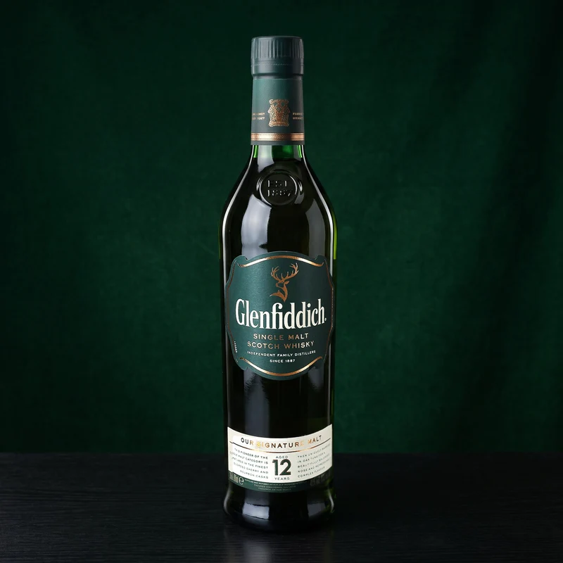 Glenfiddich Whisky Geschenkset personalisiert mit 2 Gläsern & Holzkiste | Geschenk zum Geburtstag