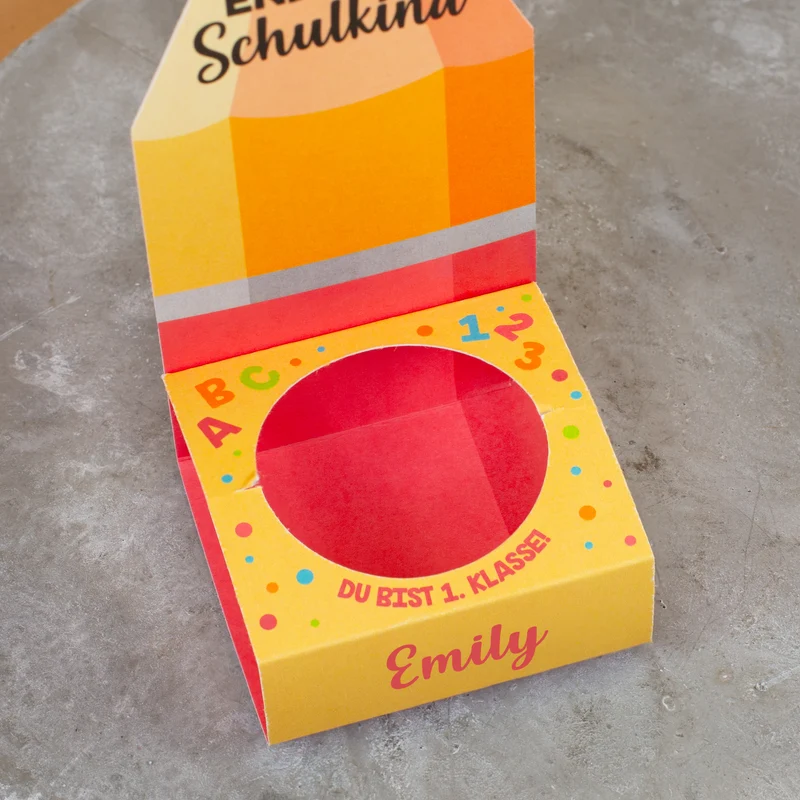 Kinder Joy in Geschenkverpackung personalisiert mit Name | Geschenk zur Einschulung