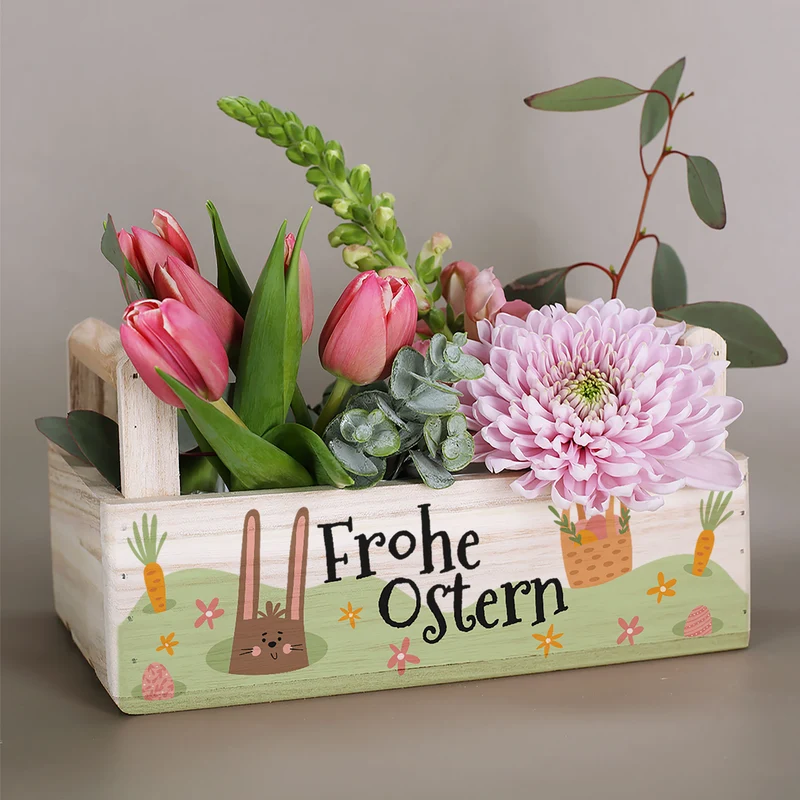 Oster Geschenkset im Holzkorb 'Frohe Ostern' mit personalisierter Möhre, Eierlikör & Lindt Schokolade