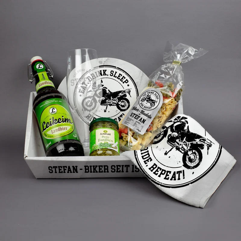 Personalisiertes Biker Geschenkset mit Bier, Glas, Nudeln | Gefüllter Geschenkkorb für Motorradfahrer