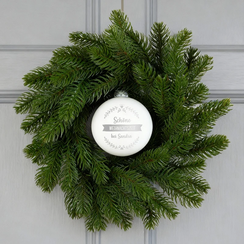 Türkranz & Wandschmuck mit personalisierter Christbaumkugel in Rot oder Weiß | Weihnachtsdeko