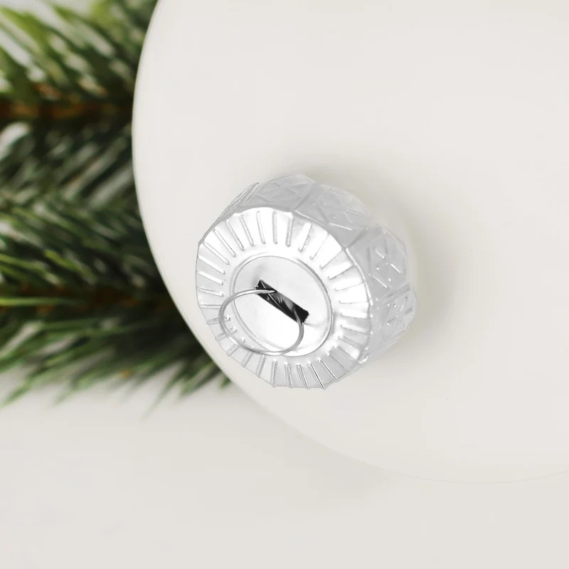 Türkranz & Wandschmuck mit gravierter Kugel 'Frohe Weihnachten' in Rot oder Weiß | Weihnachtsdeko