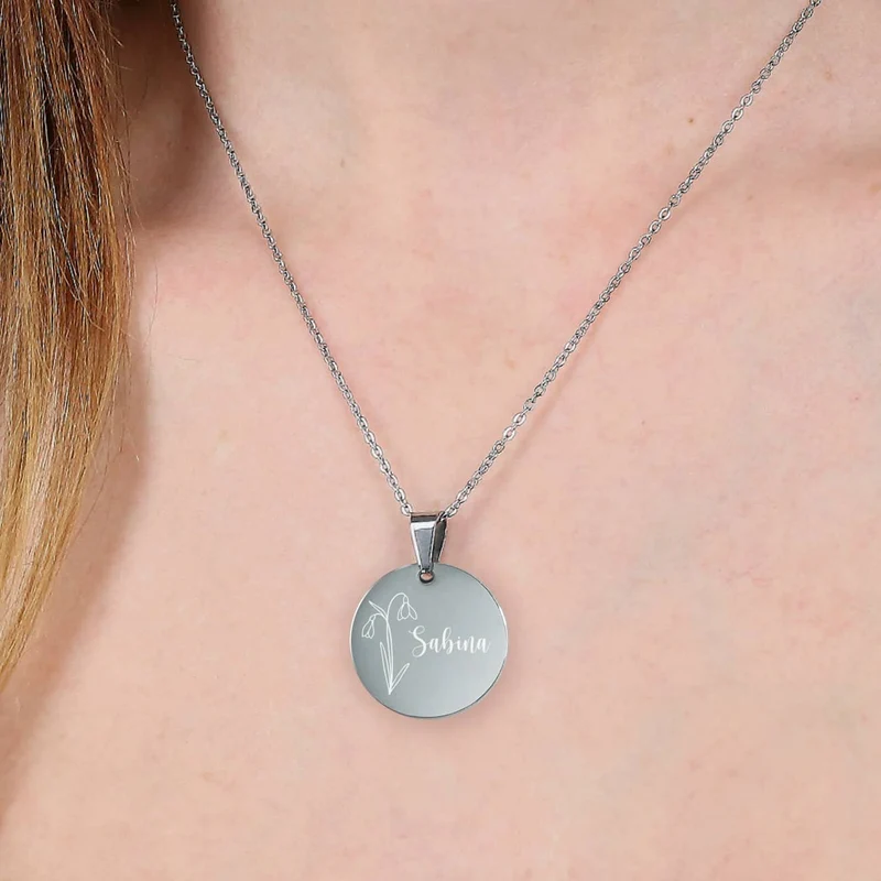 Geburtsblumen-Halskette mit Name graviert in weihnachtlicher Geschenkbox