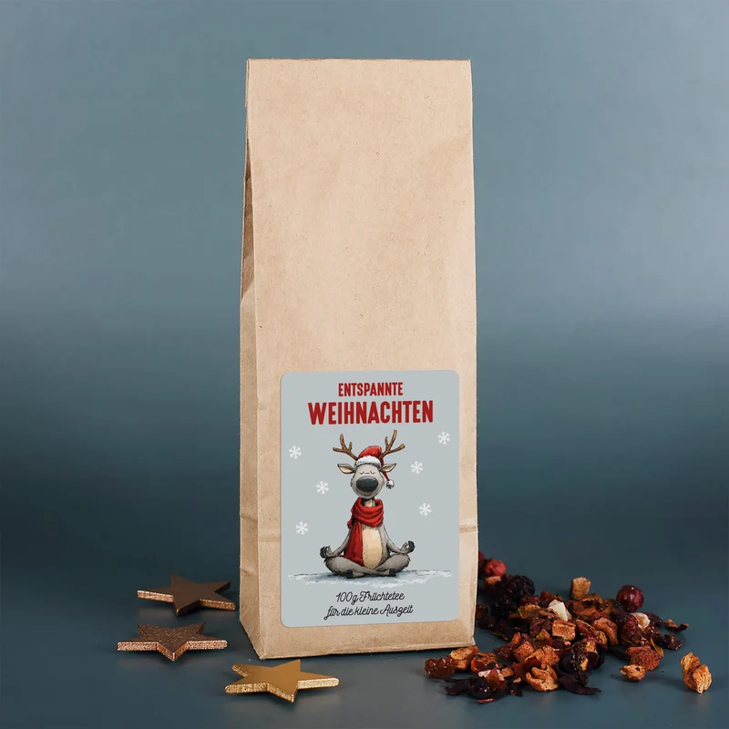 Personalisiertes Geschenkset mit Yoga-Rentier für Weihnachten – Tasse, Tee, Kerze & Lindorkugeln