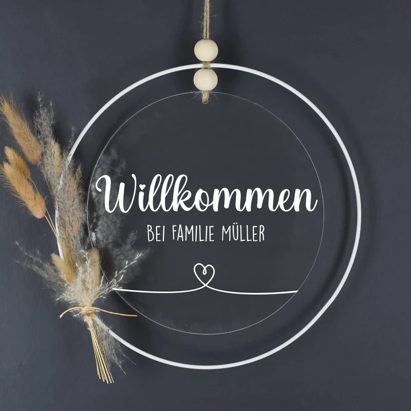 Modernes Willkommensschild aus Acryl im Metallring