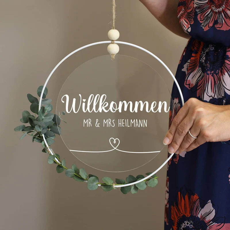 Modernes Willkommensschild aus Acryl im Metallring
