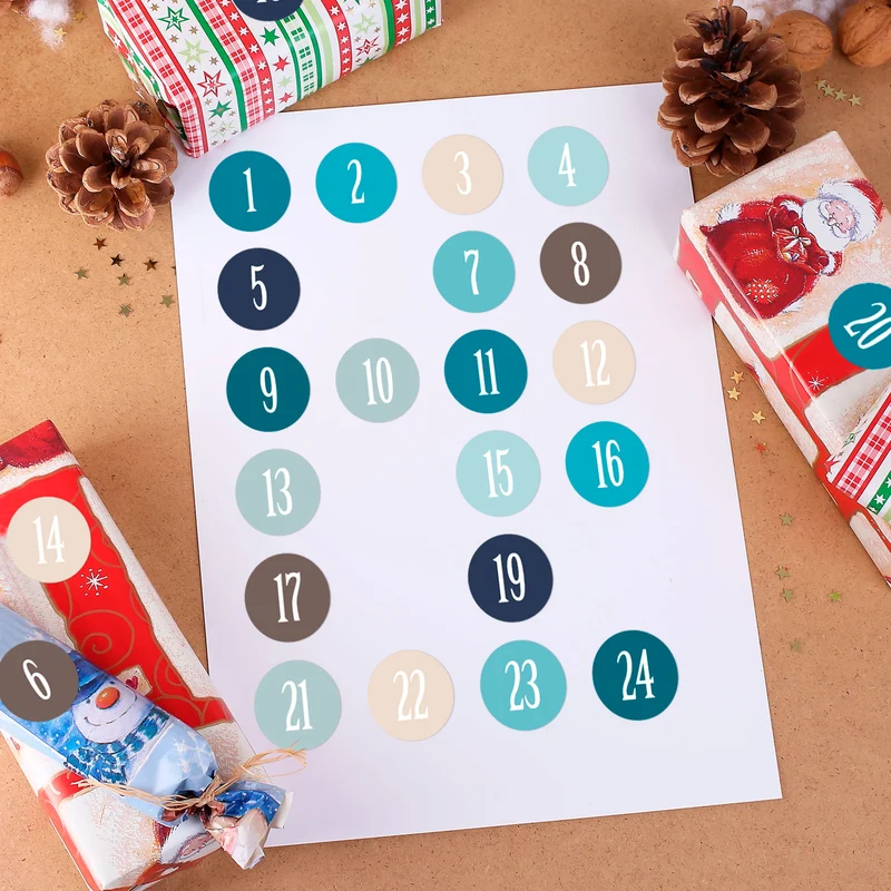 DIY Adventskalender - personalisierter Baumwollsack mit Aufklebern